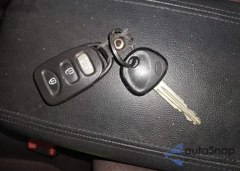 2010 Kia Forte Ex z USA, uszkodzony, nr VIN KNAFU4A21A5050218